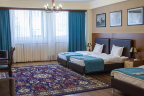 Гостиница Hotel Plaza Viktoria  Гюмри